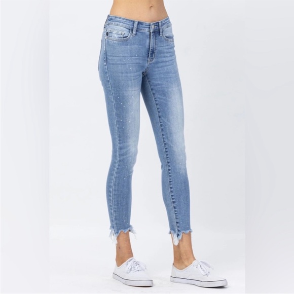 NWT Judy Blue Bleach Splash Mid Rise Shark Bite Skinny Jeans - Picture 3 of 14